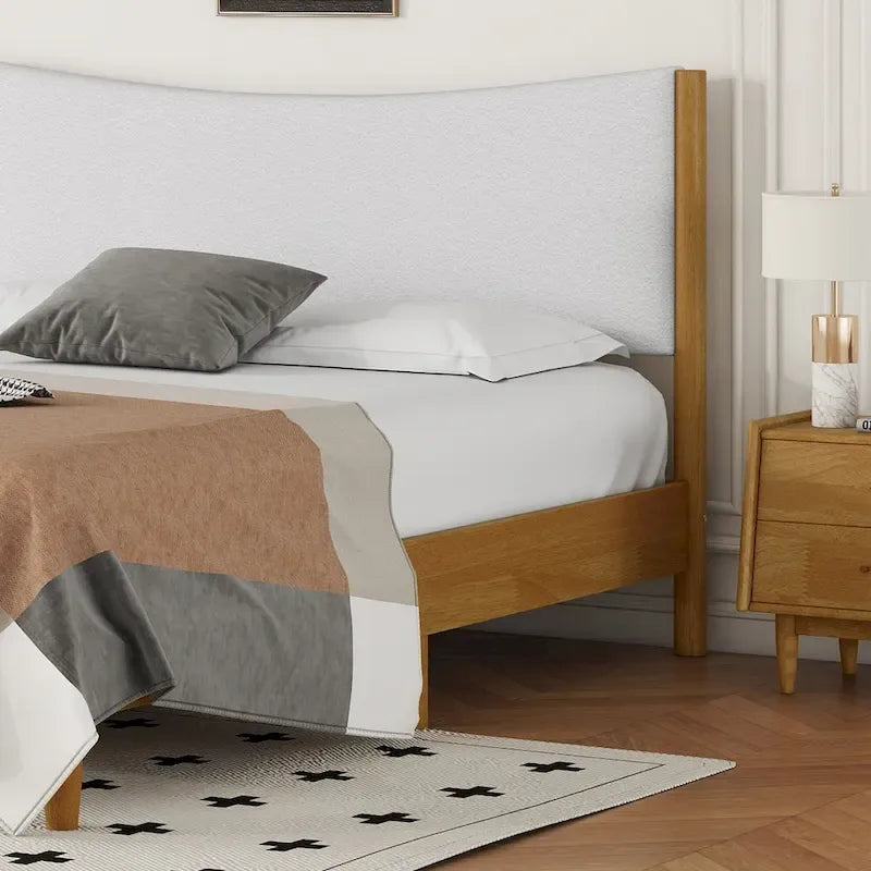Lit double en bois d'hévéa naturel avec plateforme, tête de lit capitonnée en velours Teddy