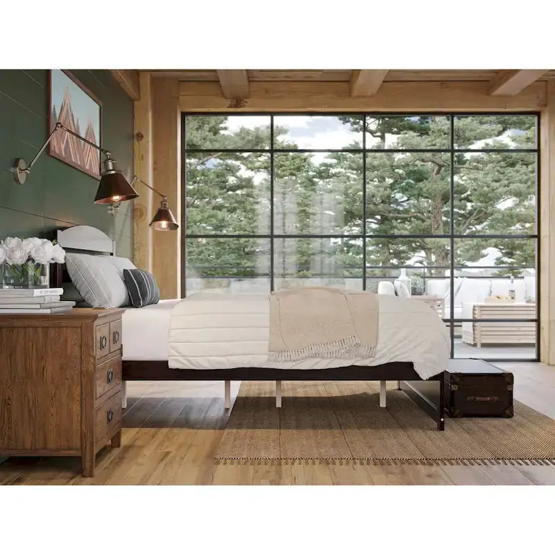 Lit plateforme en bois massif avec pied de lit