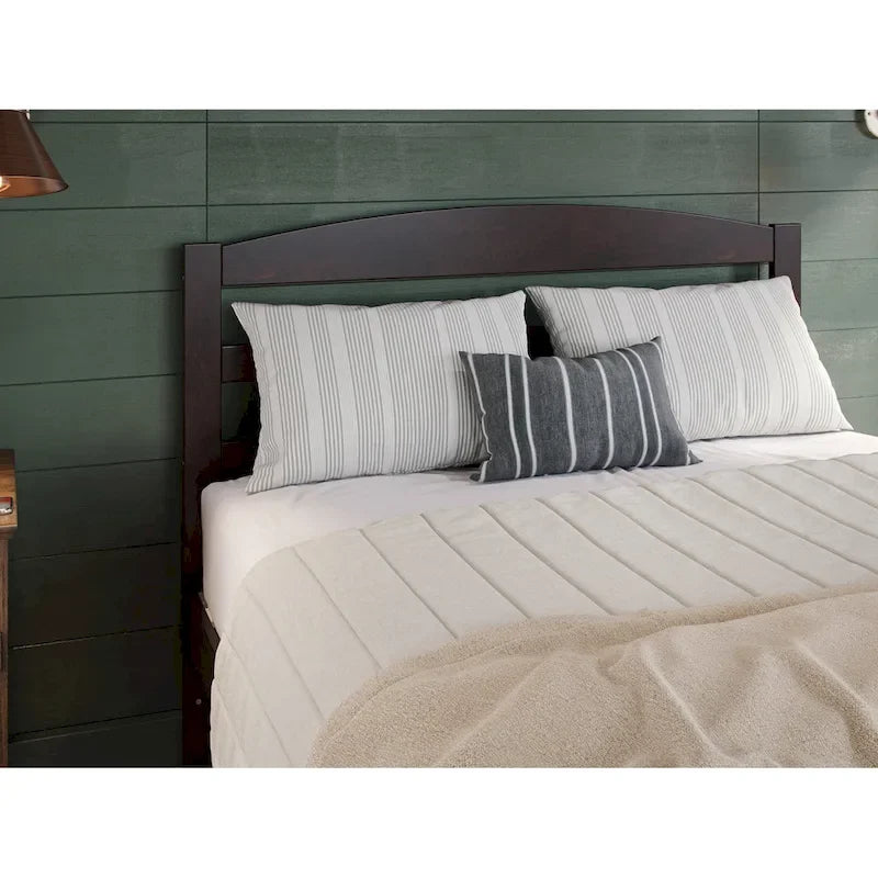 Lit plateforme en bois massif avec pied de lit