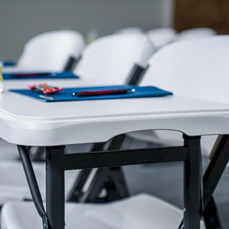 Table de séminaire de 1,80 m (commerciale)